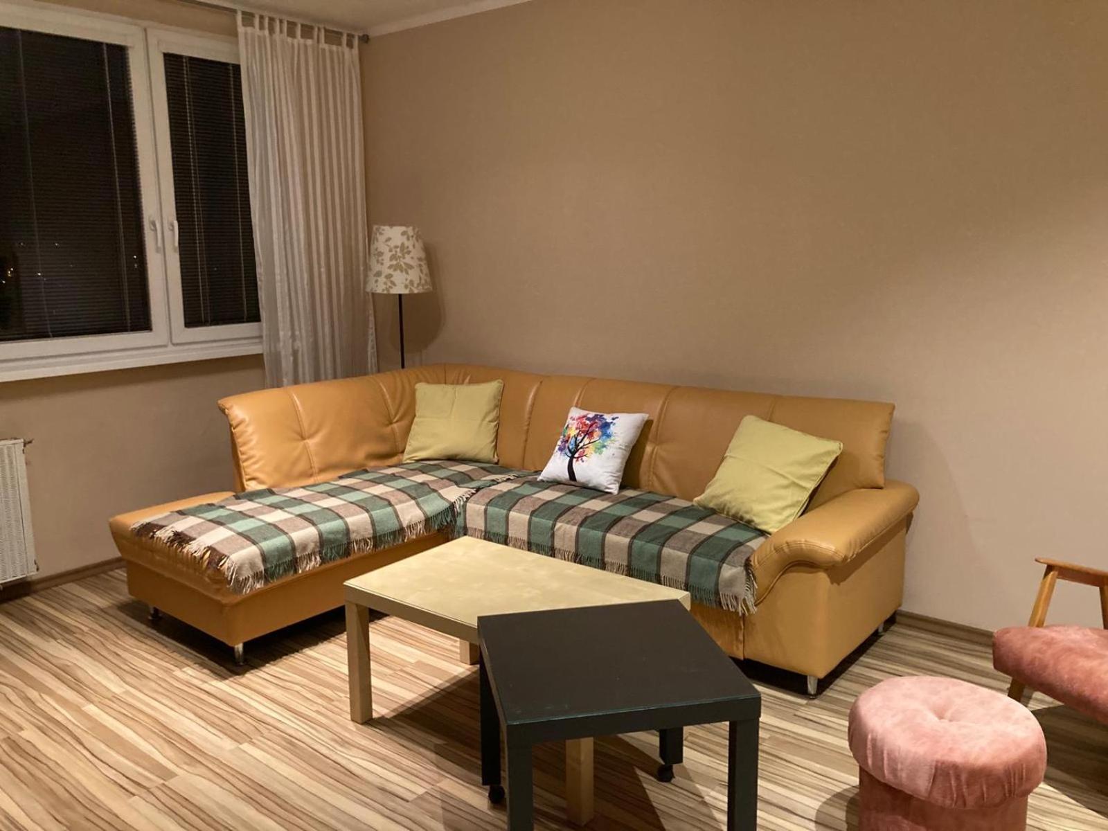 Apartman Hodonin 7 7 7 2 3 4 1 9 4 Hodonín Exterior foto